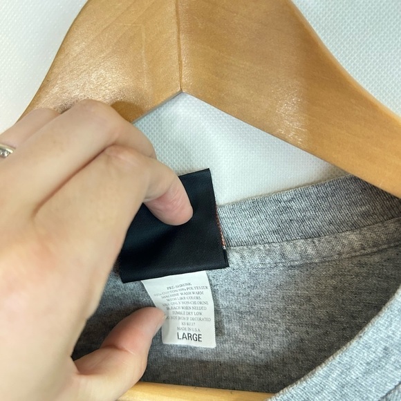 VTG Harley Davidson Lake Tahoe Long Sleeve Cropped Tee Front Pocket Graphic L - Picture 6 of 7